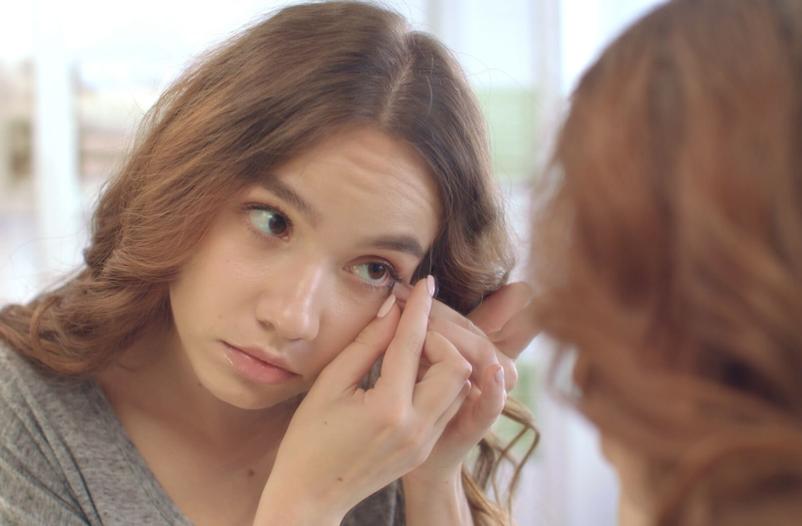 How To Remove A Stuck Contact Lens